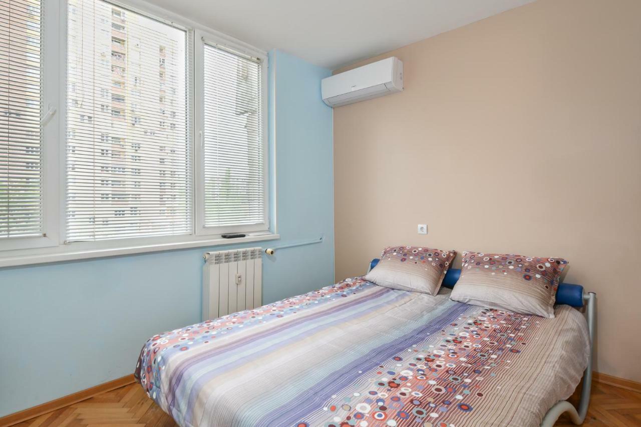 Comfortable One Bedroom Apartment In A Lively Area | Zona B5 | Russian Square Sofia Exterior photo
