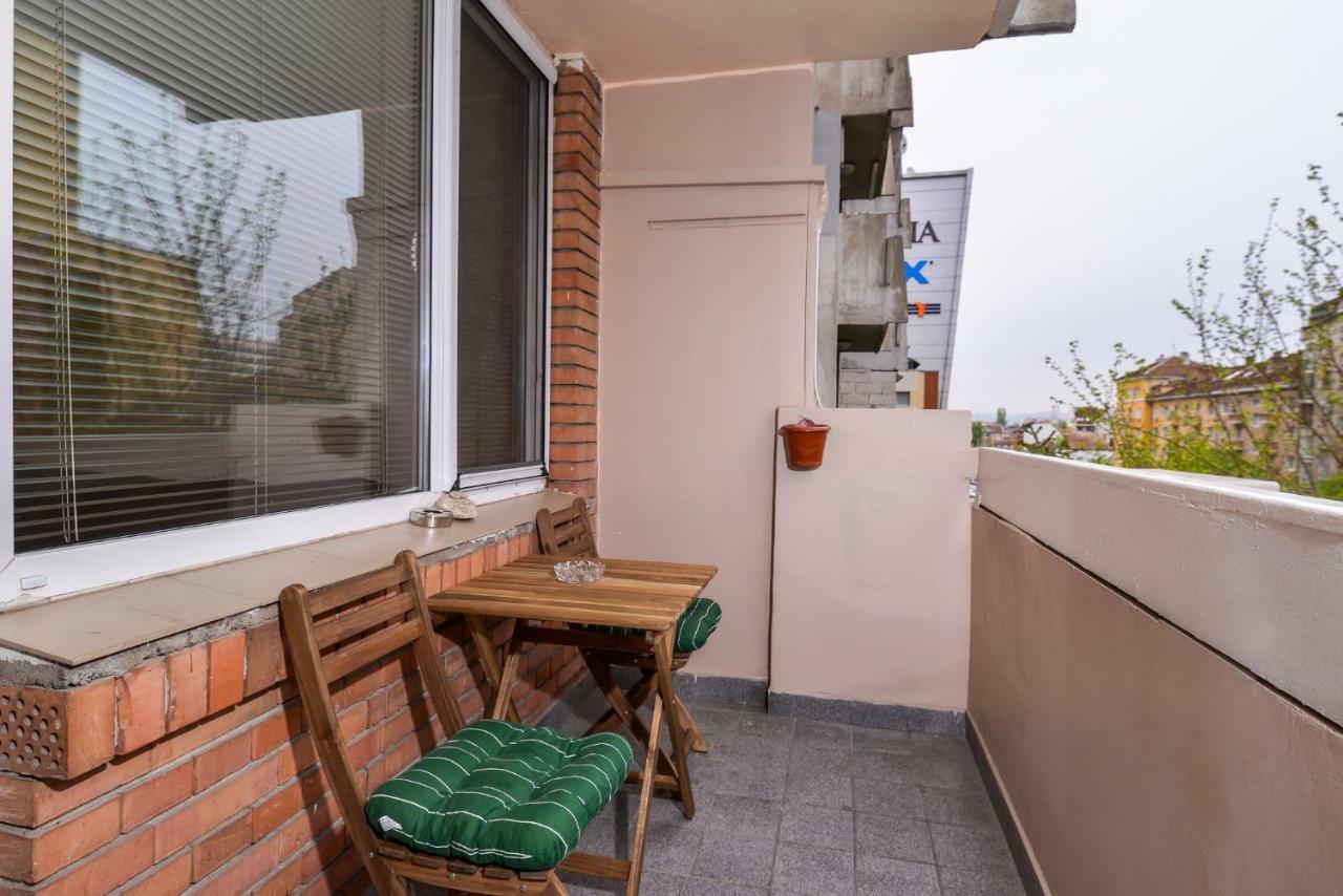 Comfortable One Bedroom Apartment In A Lively Area | Zona B5 | Russian Square Sofia Exterior photo